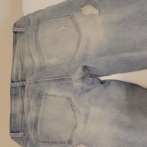 👉 4 for $20 (Bundle price only)EUC Distressed Denim Jr's 13